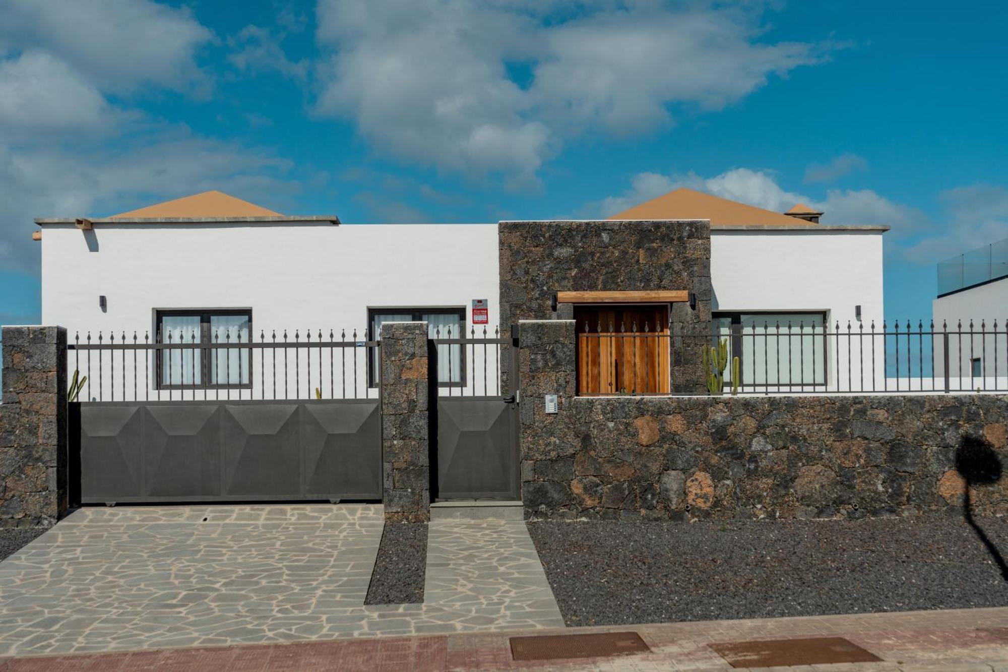 Seascape Heated Pool, Air-Con, View, Adult Only Appartement Corralejo Buitenkant foto